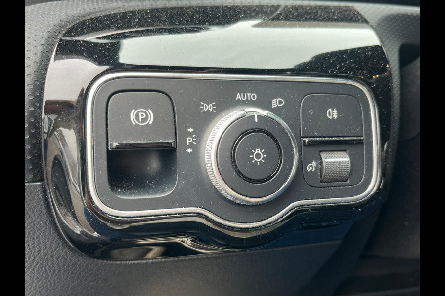 Mercedes-Benz A-Klasse 180 Business Solution AMG