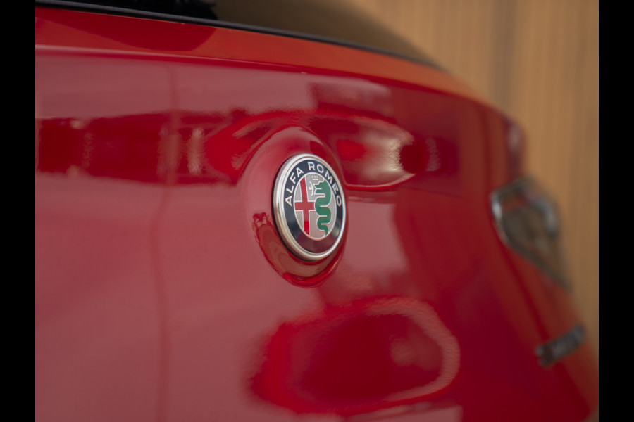 Alfa Romeo Stelvio 2.9 V6 AWD Quadrifoglio | Harman/Kardon | Rosso Competizione | Adapt. cruise | CarPlay | Carbon stuur