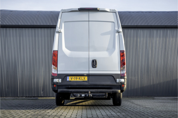 Iveco Daily 35S14V 2.3 L2H2 | Automaat | Trekhaak | Euro 6 | Cruise | Climate | 3500 KG Trekgewicht