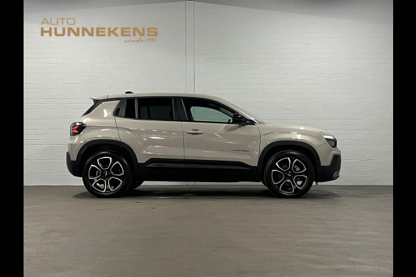 Jeep Avenger Summit 54 kWh *2.496 km* Adaptive cruise control | Camera | Carplay | Airco | Dodehoek detectie | 18" lichtmetalen wielen |