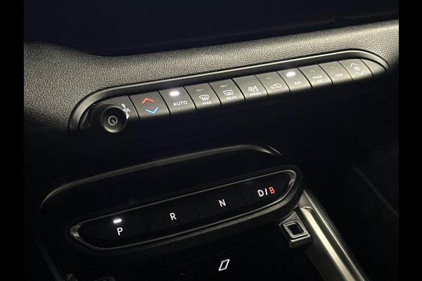 Jeep Avenger Summit 54 kWh *2.496 km* Adaptive cruise control | Camera | Carplay | Airco | Dodehoek detectie | 18" lichtmetalen wielen |