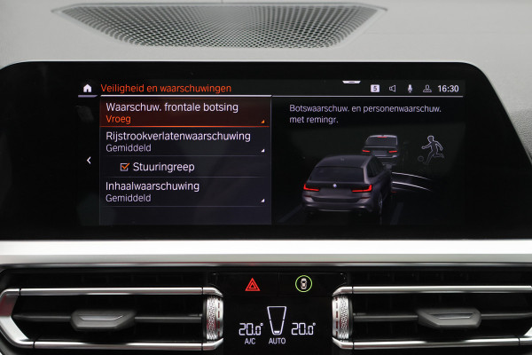 BMW 3 Serie Touring 330e Business Edition Plus M-sport Panoramadak, M-Sportstoelen, Carbon, Camera, Elektr. Trekhaak, 19''