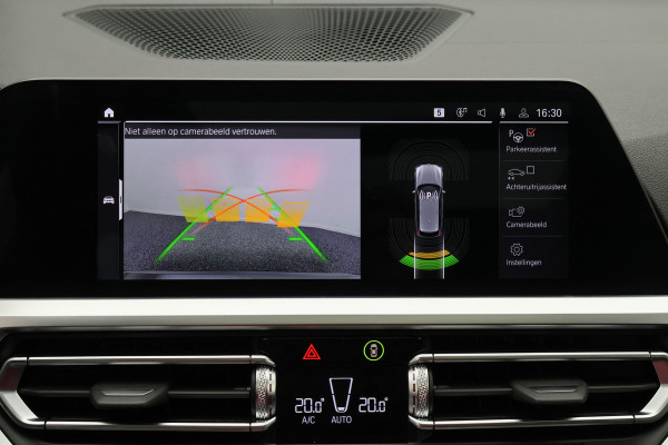 BMW 3 Serie Touring 330e Business Edition Plus M-sport Panoramadak, M-Sportstoelen, Carbon, Camera, Elektr. Trekhaak, 19''