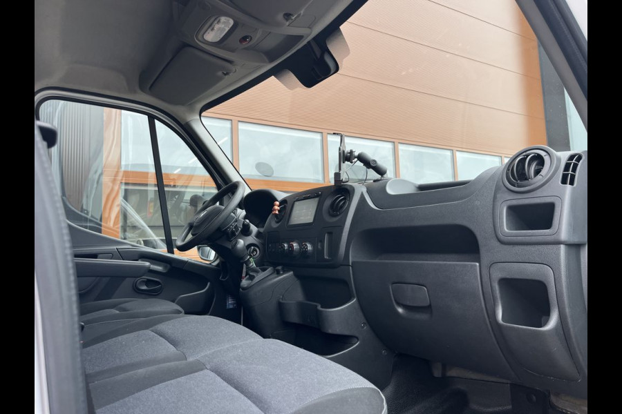Renault Master T35 2.3 dCi L2H2 3p BPM Vrij! Lease €270 p/m, Imperiaal+Trap, Bedrijfswageninrichting, Navi, PDC, Airco, Trekhaak, Cruise controle, Onderhoudshistorie aanwezig