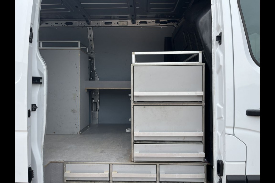 Renault Master T35 2.3 dCi L2H2 3p BPM Vrij! Lease €270 p/m, Imperiaal+Trap, Bedrijfswageninrichting, Navi, PDC, Airco, Trekhaak, Cruise controle, Onderhoudshistorie aanwezig