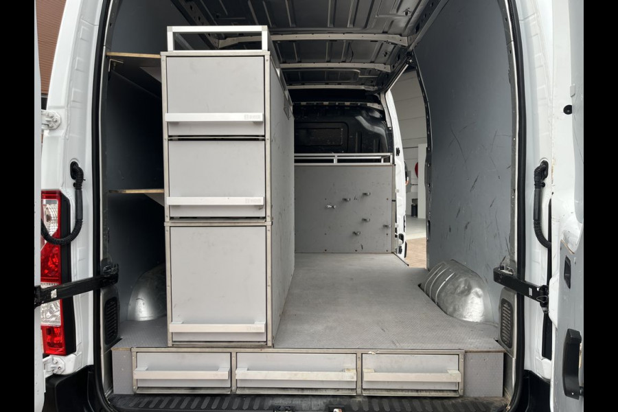 Renault Master T35 2.3 dCi L2H2 3p BPM Vrij! Lease €270 p/m, Imperiaal+Trap, Bedrijfswageninrichting, Navi, PDC, Airco, Trekhaak, Cruise controle, Onderhoudshistorie aanwezig