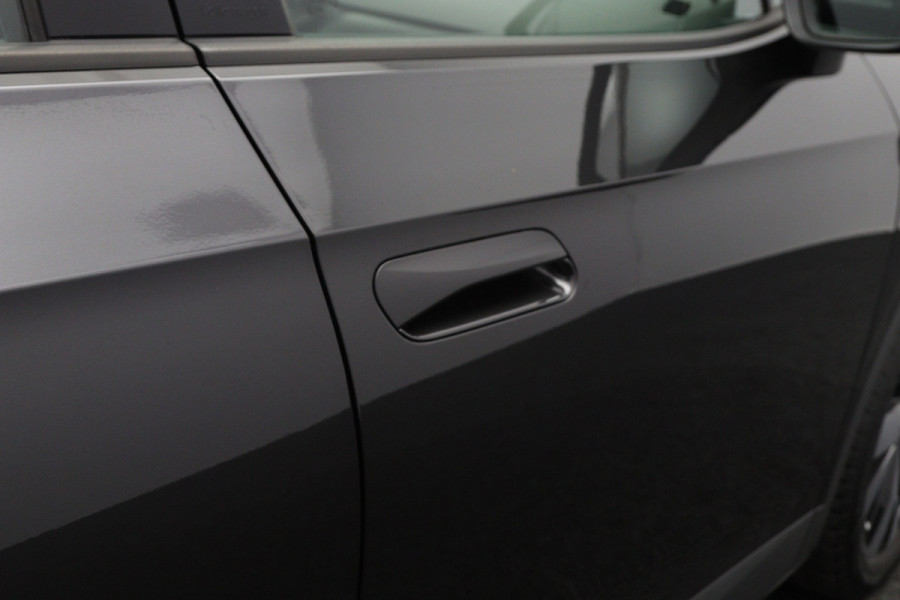 Volkswagen ID.4 Life 77 kWh 204 PK, SOH 92 %, Trekhaak, Carplay, WInterpakket, Adap. Cruise Control