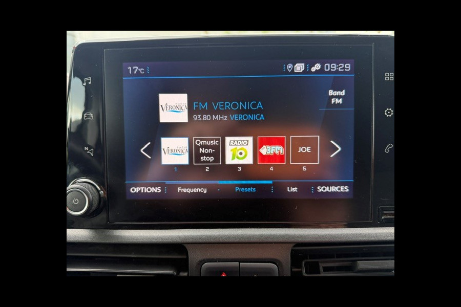 Peugeot Partner 1.2 PureTech Premium AIRCO I NAVI I PDC I APPLE CARPLAY I ANDROID AUTO I 1e EIGENAAQR I COMPLETE ONDERHOUDSHISTORIE