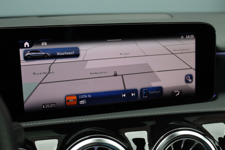 Mercedes-Benz A-Klasse 250 4MATIC AMG Line | 224pk | Panoramadak | Memory | Burmester | Camera | Standkachel | Keyless Go | Apple Carplay | Nightpakket | Verwarmd Stuurwiel |