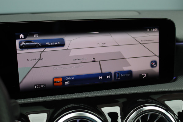 Mercedes-Benz A-Klasse 250 4MATIC AMG Line | 224pk | Panoramadak | Memory | Burmester | Camera | Standkachel | Keyless Go | Apple Carplay | Nightpakket | Verwarmd Stuurwiel |