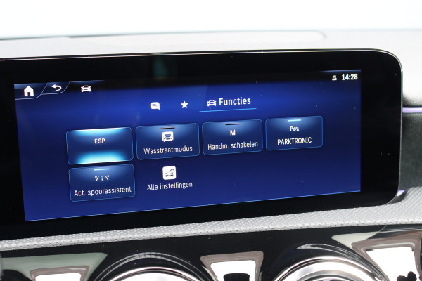 Mercedes-Benz A-Klasse 250 4MATIC AMG Line | 224pk | Panoramadak | Memory | Burmester | Camera | Standkachel | Keyless Go | Apple Carplay | Nightpakket | Verwarmd Stuurwiel |