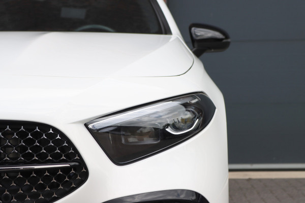 Mercedes-Benz A-Klasse 250 4MATIC AMG Line | 224pk | Panoramadak | Memory | Burmester | Camera | Standkachel | Keyless Go | Apple Carplay | Nightpakket | Verwarmd Stuurwiel |