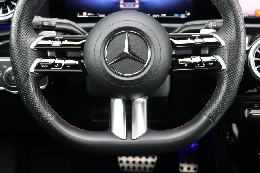 Mercedes-Benz A-Klasse 250 4MATIC AMG Line | 224pk | Panoramadak | Memory | Burmester | Camera | Standkachel | Keyless Go | Apple Carplay | Nightpakket | Verwarmd Stuurwiel |