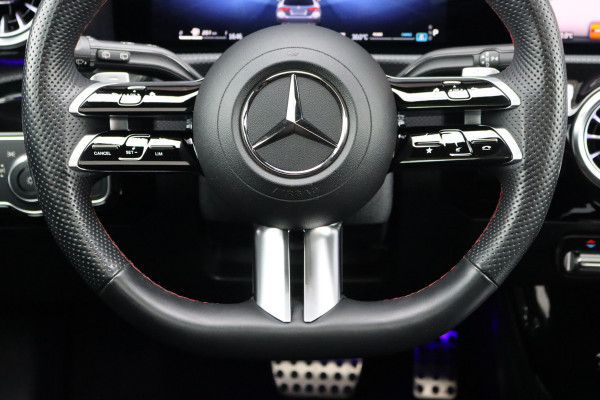 Mercedes-Benz A-Klasse 250 4MATIC AMG Line | 224pk | Panoramadak | Memory | Burmester | Camera | Standkachel | Keyless Go | Apple Carplay | Nightpakket | Verwarmd Stuurwiel |