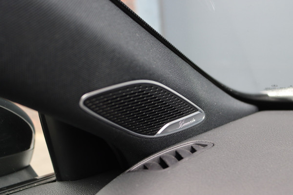 Mercedes-Benz A-Klasse 250 4MATIC AMG Line | 224pk | Panoramadak | Memory | Burmester | Camera | Standkachel | Keyless Go | Apple Carplay | Nightpakket | Verwarmd Stuurwiel |