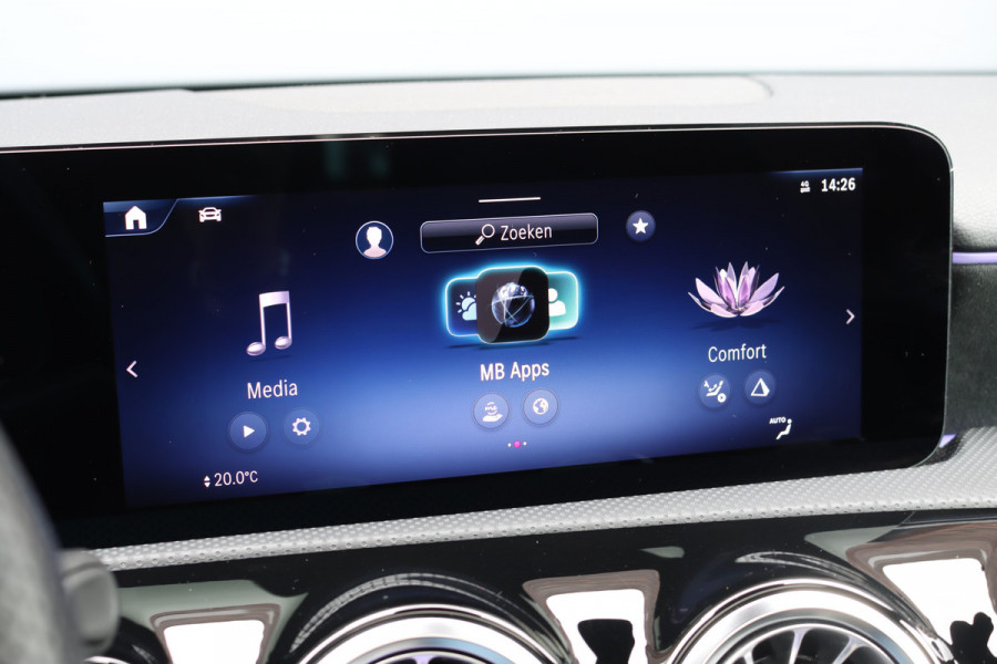 Mercedes-Benz A-Klasse 250 4MATIC AMG Line | 224pk | Panoramadak | Memory | Burmester | Camera | Standkachel | Keyless Go | Apple Carplay | Nightpakket | Verwarmd Stuurwiel |