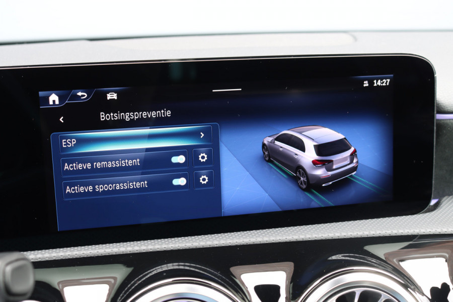 Mercedes-Benz A-Klasse 250 4MATIC AMG Line | 224pk | Panoramadak | Memory | Burmester | Camera | Standkachel | Keyless Go | Apple Carplay | Nightpakket | Verwarmd Stuurwiel |