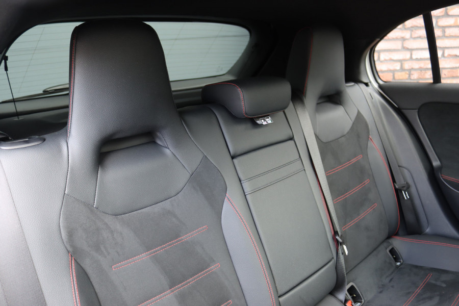 Mercedes-Benz A-Klasse 250 4MATIC AMG Line | 224pk | Panoramadak | Memory | Burmester | Camera | Standkachel | Keyless Go | Apple Carplay | Nightpakket | Verwarmd Stuurwiel |
