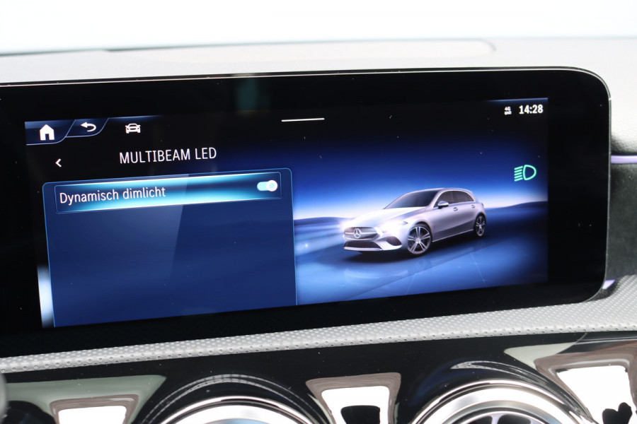 Mercedes-Benz A-Klasse 250 4MATIC AMG Line | 224pk | Panoramadak | Memory | Burmester | Camera | Standkachel | Keyless Go | Apple Carplay | Nightpakket | Verwarmd Stuurwiel |