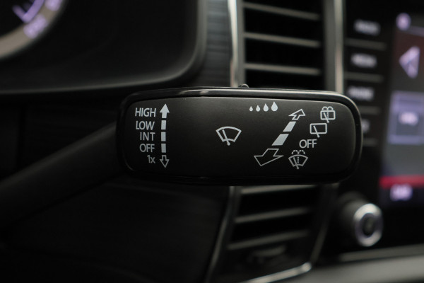 Škoda Kodiaq 1.5 TSI Limited Business Edition Automaat LED, Camera, Apple Carplay, DAB, PDC