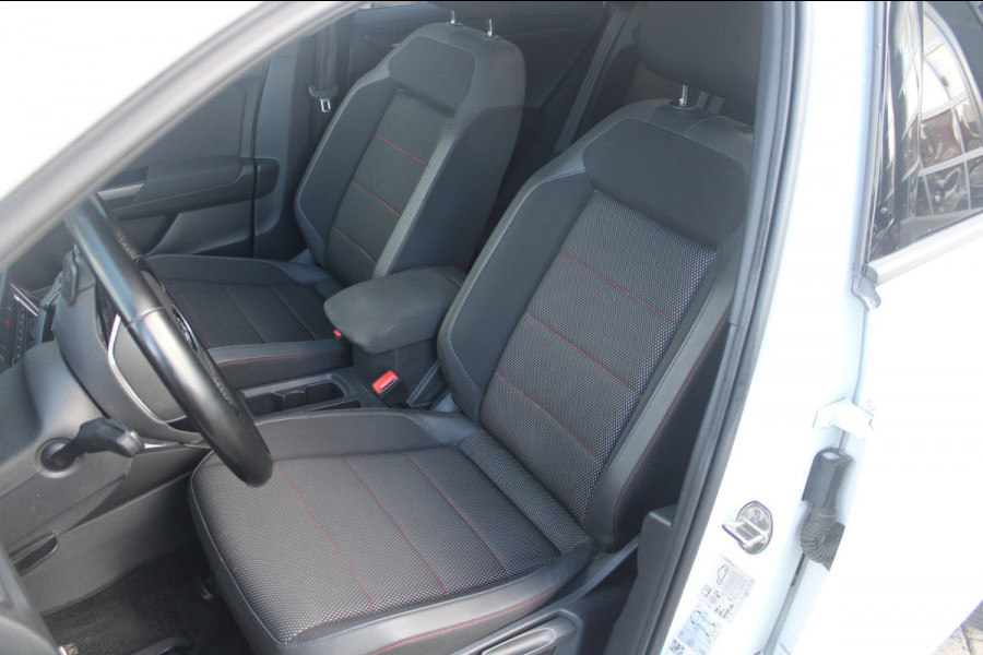 Volkswagen T-Roc 1.5 TSI R-Line Org. NL | Af. Trekhaak | Virtueel | ACC | Stoel/stuurverwarming