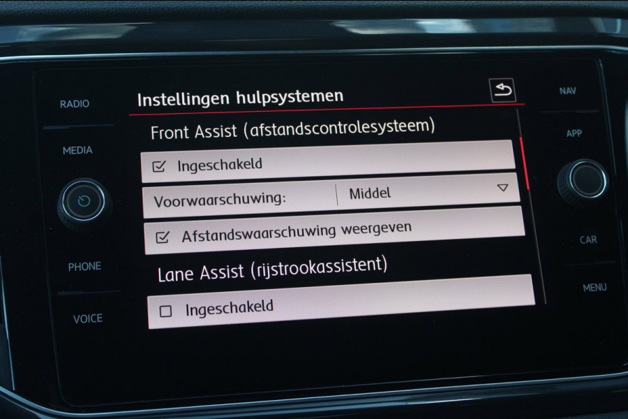 Volkswagen T-Roc 1.5 TSI R-Line Org. NL | Af. Trekhaak | Virtueel | ACC | Stoel/stuurverwarming