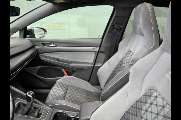 Volkswagen Golf 1.5 TSI R-Line Pano|Sfeer|Sportstoelen|Dealer Onderhouden