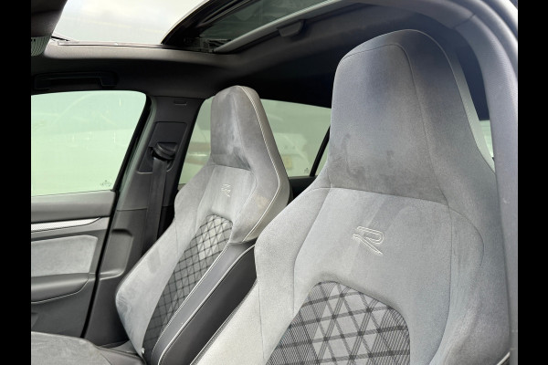 Volkswagen Golf 1.5 TSI R-Line Pano|Sfeer|Sportstoelen|Dealer Onderhouden