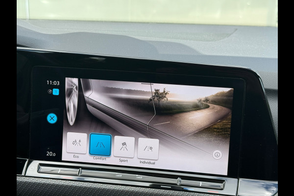 Volkswagen Golf 1.5 TSI R-Line Pano|Sfeer|Sportstoelen|Dealer Onderhouden