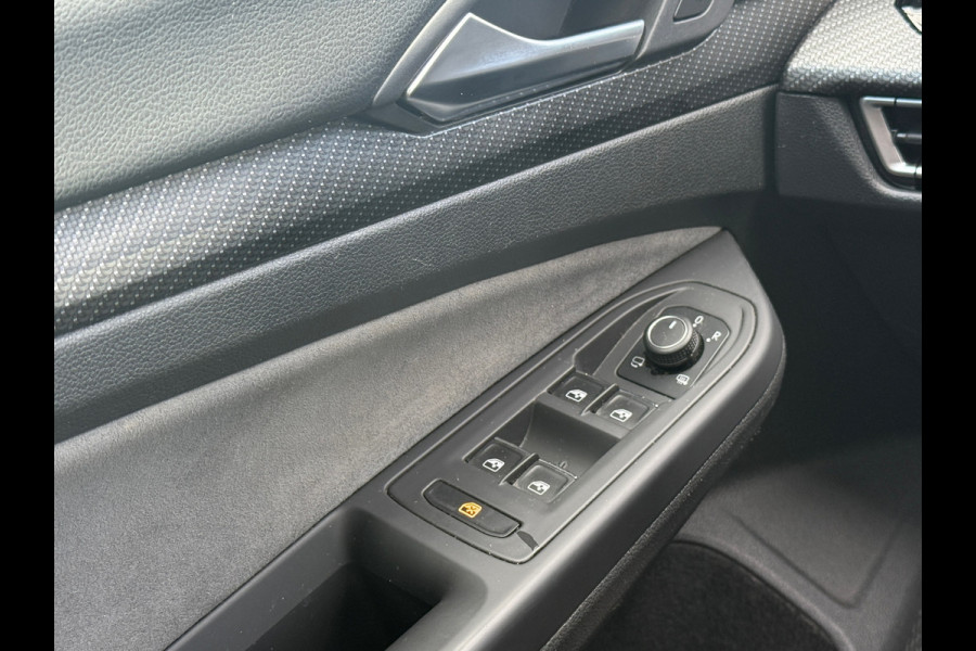 Volkswagen Golf 1.5 TSI R-Line Pano|Sfeer|Sportstoelen|Dealer Onderhouden