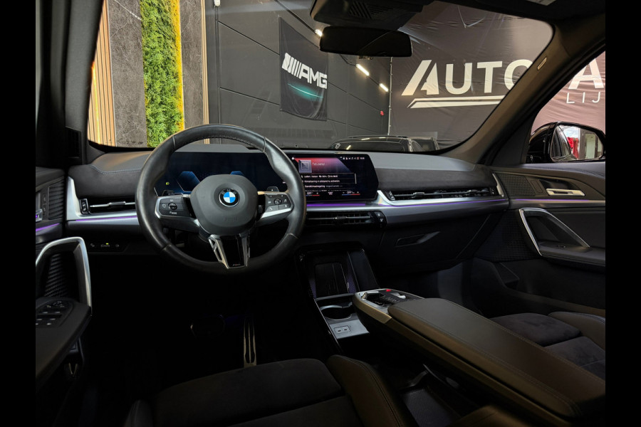 BMW X1 XDrive25e |M-Sport|PANO|HuD|360 CAMERA|TREKHAAK|FABRIEKSGARANTIE|DEALER ONDERHOUDEN|SFEERVERLICHTING|DODEHOEK ASSISTENT|VOL