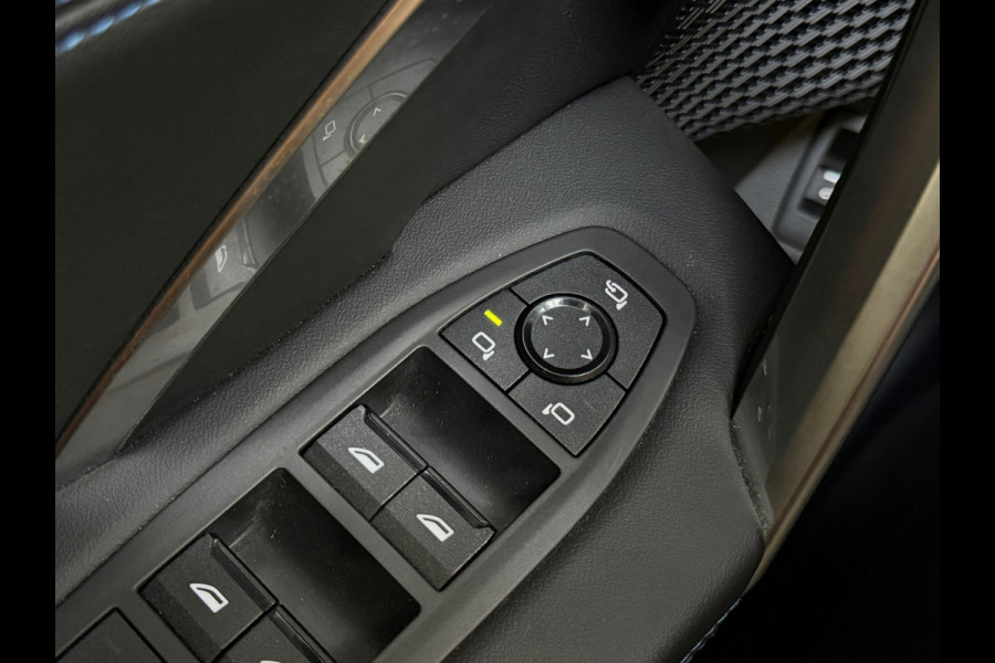 BMW X1 XDrive25e |M-Sport|PANO|HuD|360 CAMERA|TREKHAAK|FABRIEKSGARANTIE|DEALER ONDERHOUDEN|SFEERVERLICHTING|DODEHOEK ASSISTENT|VOL