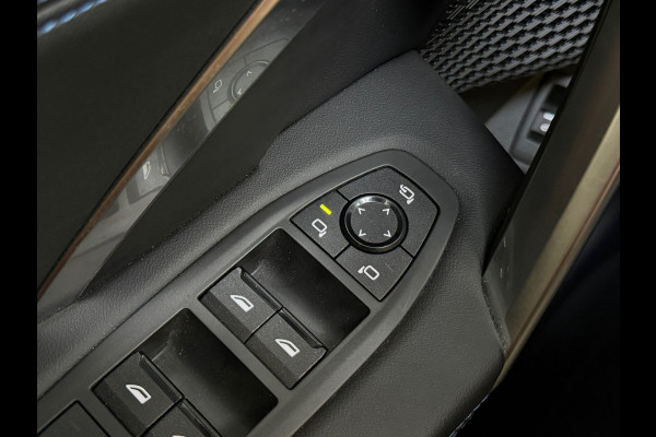 BMW X1 XDrive25e |M-Sport|PANO|HuD|360 CAMERA|TREKHAAK|FABRIEKSGARANTIE|DEALER ONDERHOUDEN|SFEERVERLICHTING|DODEHOEK ASSISTENT|VOL