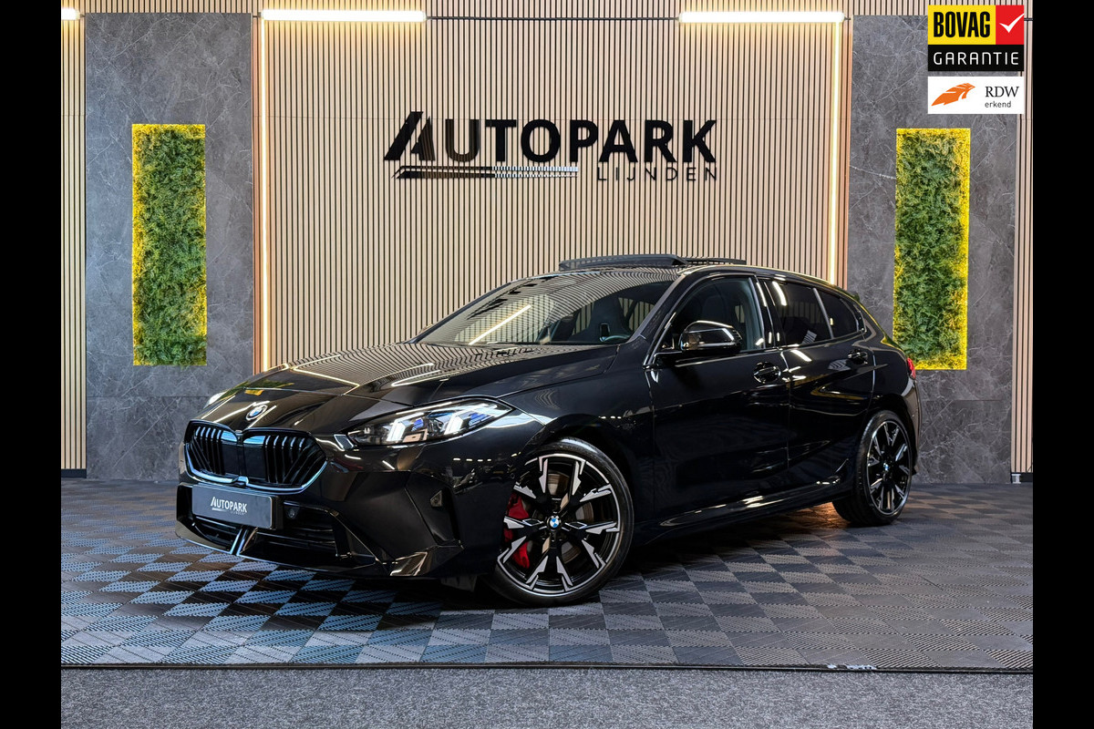 BMW 1-serie 120 M Sport Pro PANO|FABRIEKSGARANTIE|HARMAN KARDON|DEALER ONDERHOUDEN|KEYLESS|CARPLAY|CAMERA|SFEERVERL|19INCH|BOMVOL!