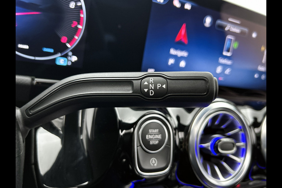 Mercedes-Benz GLA 180 AMG Line | AMG-Line In en Exterieur | Lichtmetalen velgen | panoramadak | Parking support | wide screen | Navigatie | Inclusief 24 maanden MB Certified garantie voor Europa.