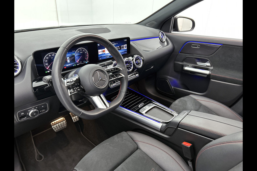 Mercedes-Benz GLA 180 AMG Line | AMG-Line In en Exterieur | Lichtmetalen velgen | panoramadak | Parking support | wide screen | Navigatie | Inclusief 24 maanden MB Certified garantie voor Europa.