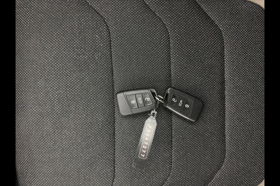 Škoda Kodiaq 1.5 TSI Business Edition (INCL-BTW) *LEATHER-FABRIC | FULL-LED | DIGI-COCKPIT | CAMERA | KEYLESS | DAB+ | NAVI-FULLMAP | SPORTSEATS | PRIVACY-GLASS | ECC | PDC | TOWBAR | CRUISE | 20''ALU*