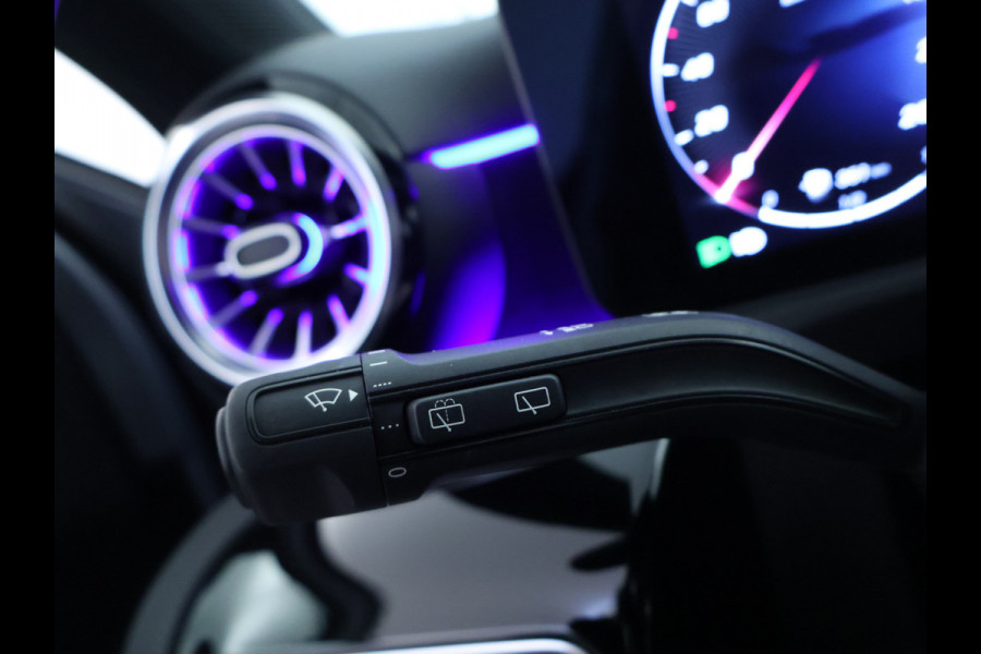 Mercedes-Benz A-Klasse 250 e Plug-In Hybride AMG Sportpakket | Sfeerverlichting | Keyless Go | Parkeerpakket met Camera | CarPlay | Inclusief 24 maanden Mercedes-Benz Certified garantie voor Europa.
