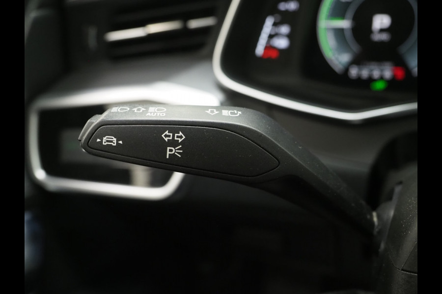 Audi A6 Avant 50 TFSI e quattro | Leder | Trekhaak | Camera | Keyless | Adaptive Cruise | Carplay