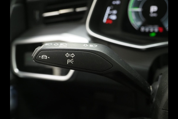 Audi A6 Avant 50 TFSI e quattro | Leder | Trekhaak | Camera | Keyless | Adaptive Cruise | Carplay
