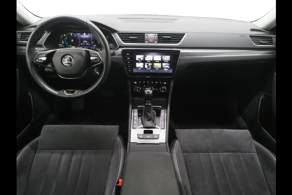 Škoda Superb Combi 1.4 TSI iV Style | Leder/Alcantara | Camera | Keyless | Memory | Virtual | Adaptive Cruise  | Sfeerlicht