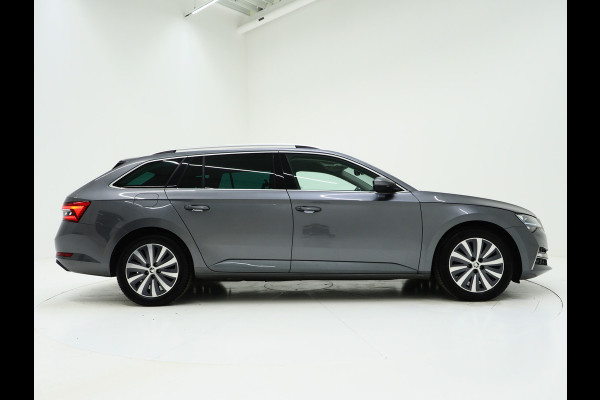 Škoda Superb Combi 1.4 TSI iV Style | Leder/Alcantara | Camera | Keyless | Memory | Virtual | Adaptive Cruise  | Sfeerlicht