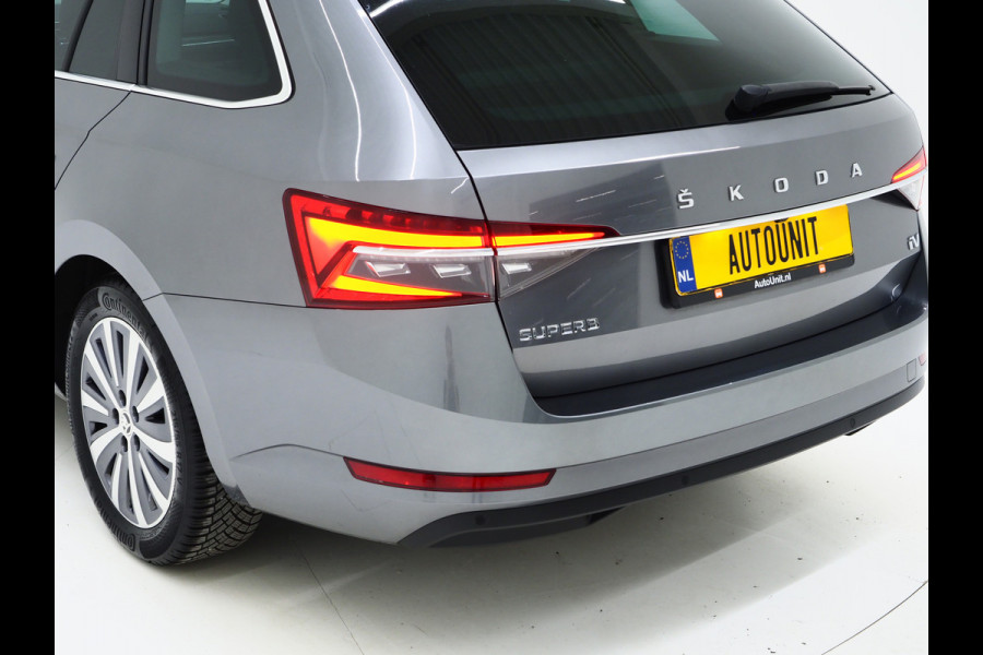 Škoda Superb Combi 1.4 TSI iV Style | Leder/Alcantara | Camera | Keyless | Memory | Virtual | Adaptive Cruise  | Sfeerlicht