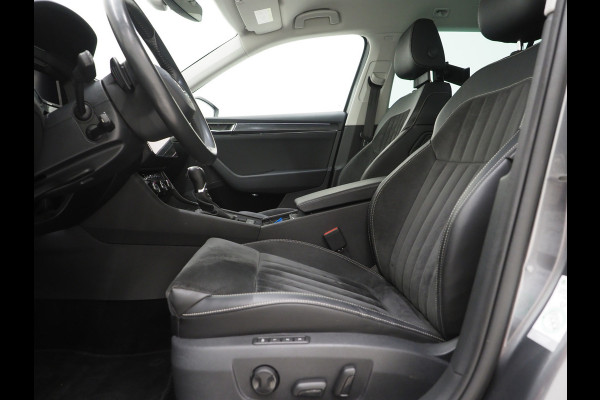 Škoda Superb Combi 1.4 TSI iV Style | Leder/Alcantara | Camera | Keyless | Memory | Virtual | Adaptive Cruise  | Sfeerlicht