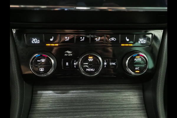 Škoda Superb Combi 1.4 TSI iV Style | Leder/Alcantara | Camera | Keyless | Memory | Virtual | Adaptive Cruise  | Sfeerlicht