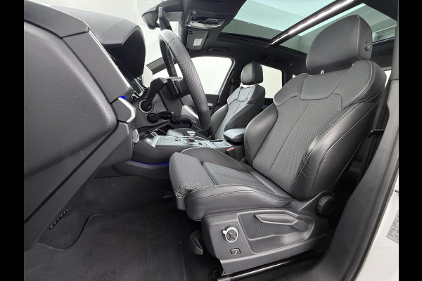 Audi Q5 55 TFSI e quattro Competition VAN: 44.900,- VOOR: 39.877,- UW WKVOORDEEL: 5.023,- | 32.000KM! |PANO| ELEKTRISCHE TREKHAAK| ELEK. ACHTERKLEP |MASSAGE| ADAPTIVE CRUISE| CAMERA| NET ONDERHOUD GEHAD RIJKLAAR INCL. 12 MND BOVAG GARANTIE| SFEERVERLICHTING
