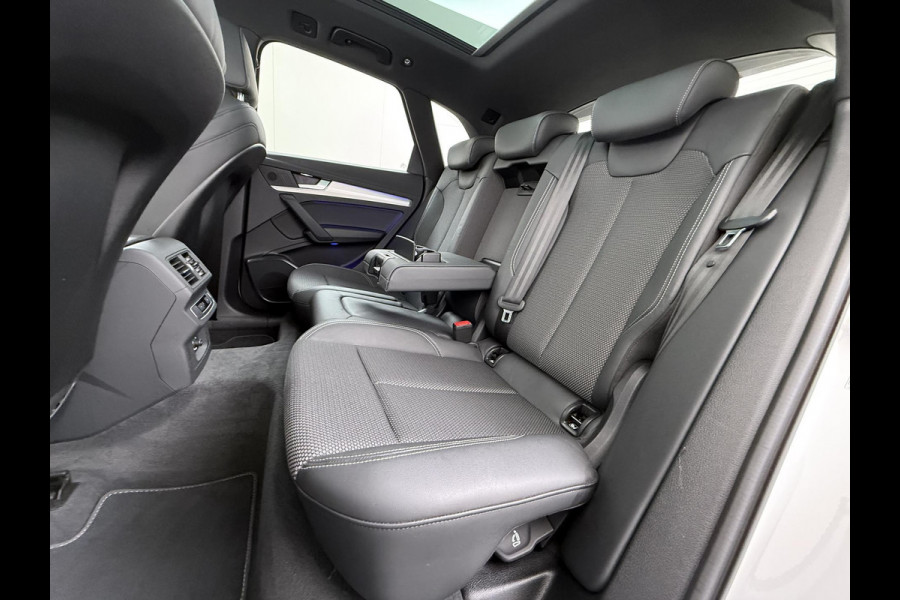Audi Q5 55 TFSI e quattro Competition VAN: 44.900,- VOOR: 39.877,- UW WKVOORDEEL: 5.023,- | 32.000KM! |PANO| ELEKTRISCHE TREKHAAK| ELEK. ACHTERKLEP |MASSAGE| ADAPTIVE CRUISE| CAMERA| NET ONDERHOUD GEHAD RIJKLAAR INCL. 12 MND BOVAG GARANTIE| SFEERVERLICHTING