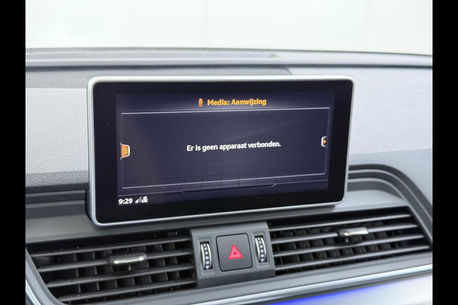 Audi Q5 55 TFSI e quattro Competition VAN: 44.900,- VOOR: 39.877,- UW WKVOORDEEL: 5.023,- | 32.000KM! |PANO| ELEKTRISCHE TREKHAAK| ELEK. ACHTERKLEP |MASSAGE| ADAPTIVE CRUISE| CAMERA| NET ONDERHOUD GEHAD RIJKLAAR INCL. 12 MND BOVAG GARANTIE| SFEERVERLICHTING