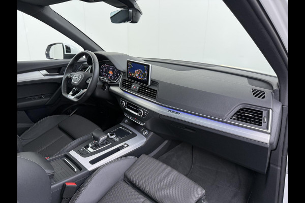 Audi Q5 55 TFSI e quattro Competition VAN: 44.900,- VOOR: 39.877,- UW WKVOORDEEL: 5.023,- | 32.000KM! |PANO| ELEKTRISCHE TREKHAAK| ELEK. ACHTERKLEP |MASSAGE| ADAPTIVE CRUISE| CAMERA| NET ONDERHOUD GEHAD RIJKLAAR INCL. 12 MND BOVAG GARANTIE| SFEERVERLICHTING