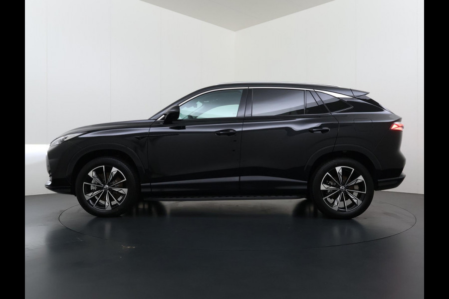 MG HS 1.5 Luxury PHEV VAN: 39.900,- VOOR: 33.330,- UW WKVOORDEEL: 6.470,- | PLUG-IN HYBRIDE | 272 PK | NIEUWE AUTO | >1.000 KM TOTAAL BEREIK | 1E REGISTRATIE 03-2026 | 360° CAMERA | ELEKTRISCHE ACHTERKLEP | 7 JAAR MG GARANTIE T/M 2033 | APPLE CARPLAY | ANDROID AUTO | STOELVERWARMING | FULL LED | ELEKTRISCHE STOELEN